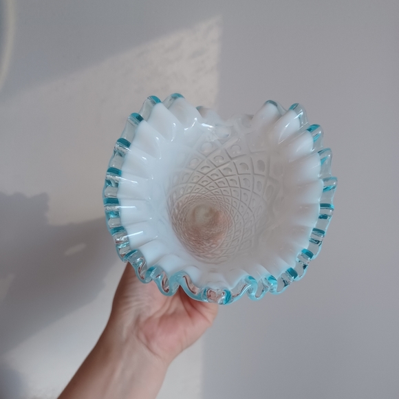 Vintage Fenton Art Glass Epergne Aqua Blue Opalescent Diamond Lace Horns Set - Picture 7 of 14